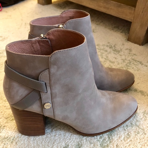 Louise et Cie Shoes - LIKE NEW! Louise et Cie Lo-Zanara Booties